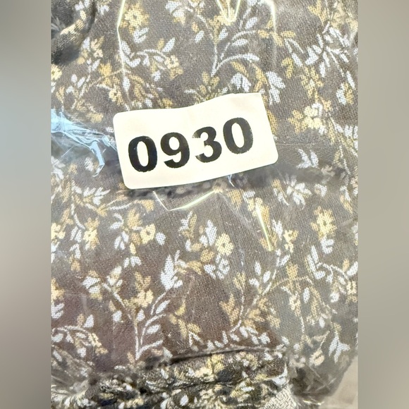 American Eagle Outfitters Black Floral Button Down Shirt - Picture 6 of 7